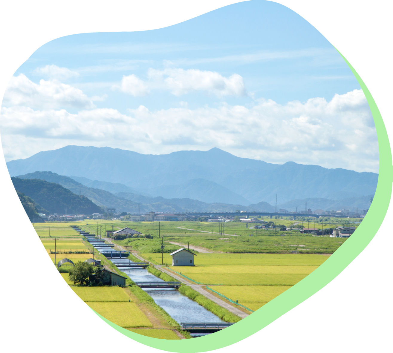 地域の景色と広がる空